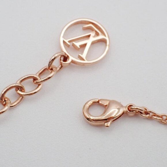 LOUIS VUITTON Logo Essential V Bracelet Rose Gold Italy M80138 33RF464 - Picture 8 of 16